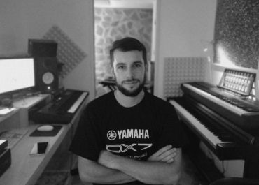 El himno del Atlético Sanluqueño sonará este jueves a piano gracias al músico sanluqueño Manuel Casado